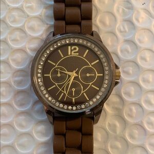 Brown Watch with Gold Accents, Men’s 2-piece silicone leather band